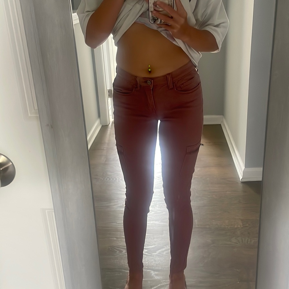 Cute pair of skinny jeans. The color is a light pink, really cute.